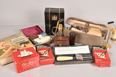 Lot 75 - An assortment of shaving items