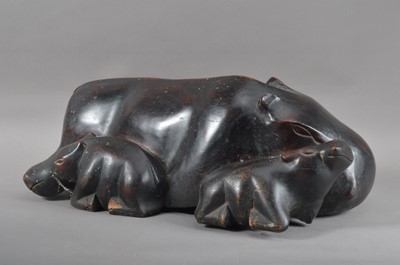Lot 191 - An African carved hardwood sculpture