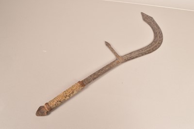 Lot 912 - An African Throwing knife