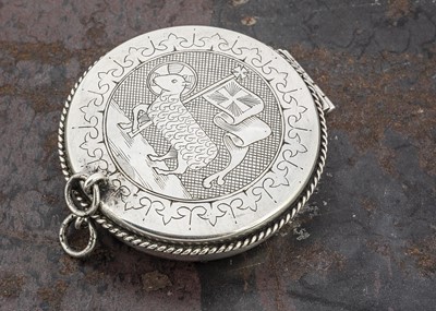Lot 16 - An Elizabeth II silver and silver gilt travelling wafer container