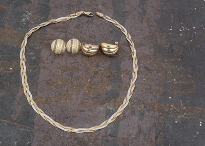 Lot 85 - A small collection of 9ct gold two and three colour jewellery