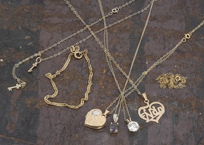 Lot 86 - A collection of 9ct gold pendants