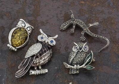Lot 174 - Three owl brooches