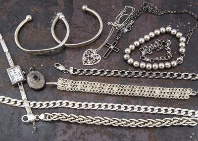 Lot 291 - A good collection of silver and white metal jewels