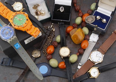 Lot 297 - A collection of costume jewels