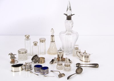 Lot 518 - A collection of silver
