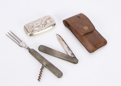 Lot 540 - A modern silver snuff box