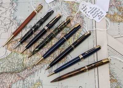 Lot 572 - Eight Vintage Parker Propelling pencils