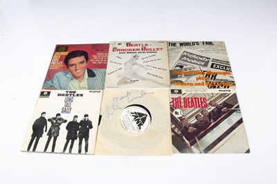 Lot 238 - 7" Singles / EPs