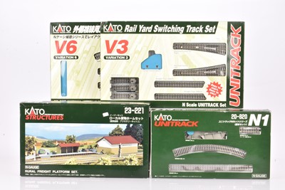 Lot 67 - Kato N Gauge Unitrack Packs and Kit Rural Freight Platform Set