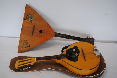 Lot 554 - Balalaika / Mandolin