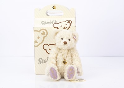 Lot 38 - A Steiff limited edition The Queen of Hearts (Diana Memorial) teddy bear