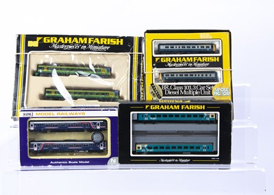 Lot 98 - N Gauge Multiple Units