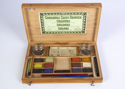 Lot 647 - A 1950s French Couleurs sans Danger paint box
