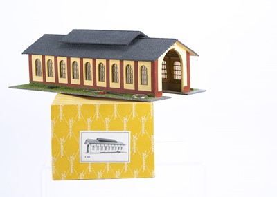 Lot 679 - Rivarossi 1950s Yellow Series HO Gauge Trackside Building Locomotive Depot