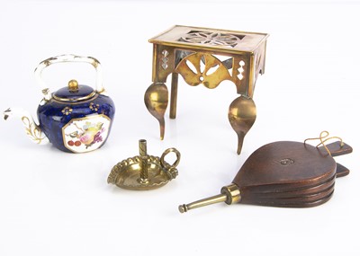 Lot 732 - Doll’s accessories