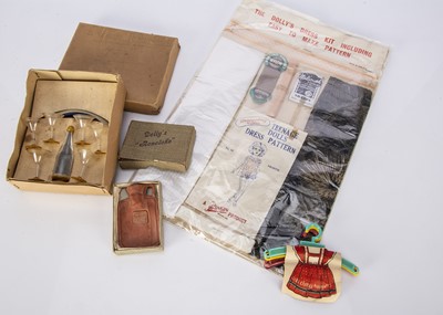 Lot 912 - Post-war doll’s accessories