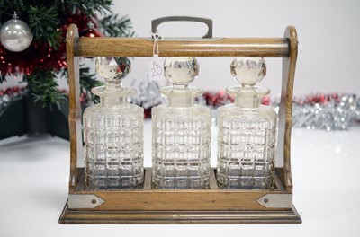 Lot 20 - An Edwardian period and later tantalis