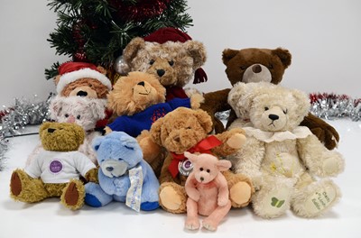 Lot 41 - Ten modern Teddy bears
