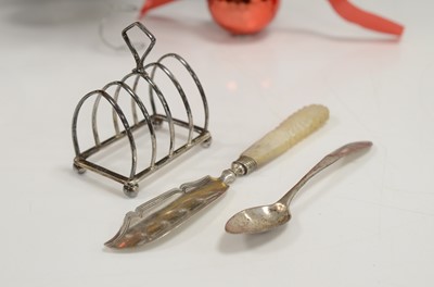 Lot 49 - Three items of silver for the Christmas table