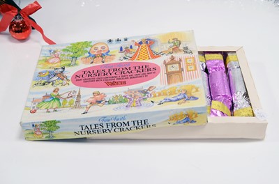 Lot 71 - A box of eight c1980s Wade Christmas crackers