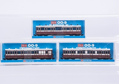 Lot 111 - Peco 00-9 Gauge Lynton & Barnstaple Coaches