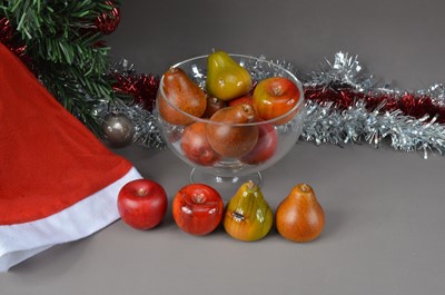 Lot 141 - Twelve modern carved and turned apples and pears
