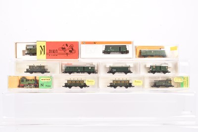 Lot 12 - N Gauge Fleischmann German Tank locomotive and Rake of Minitrix German Four Wheeled Coaches