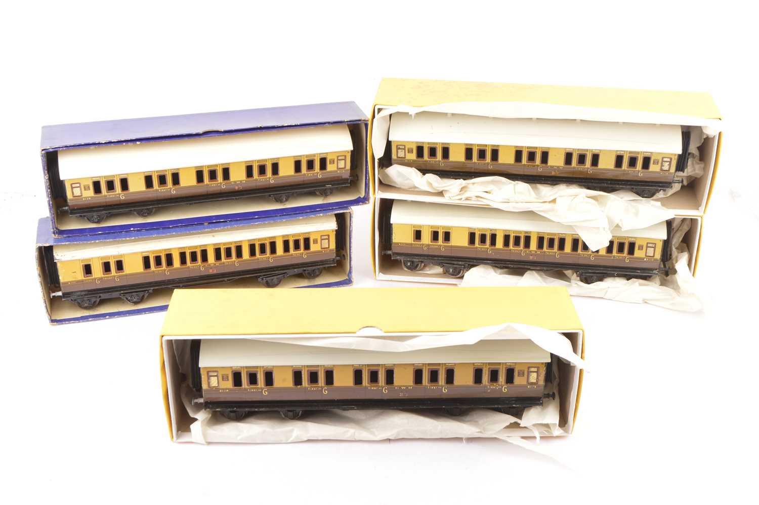 Lot 39 - Five Bassett-Lowke 0 Gauge tinplate GWR Coaches (5)