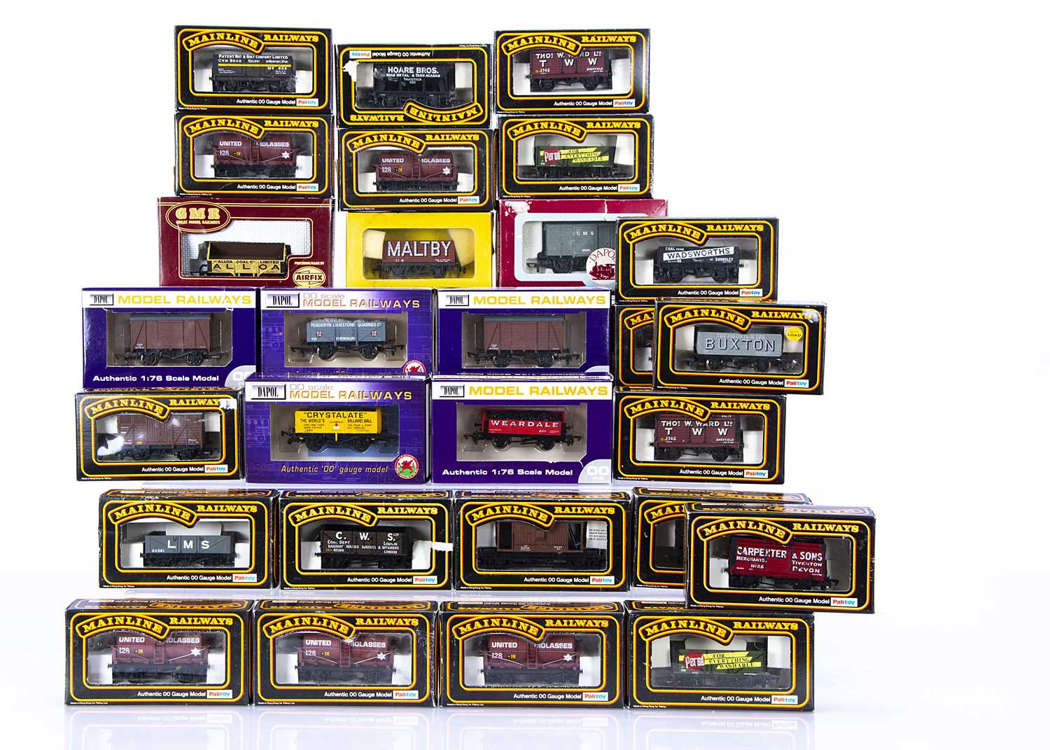 Lot 505 - Mainline Dapol Airfix Trix 00 gauge Private Owner and other wagons