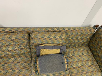 Lot 11 - A large modern knoll sofa