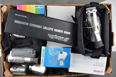 Lot 252 - A Tray of Camcorders