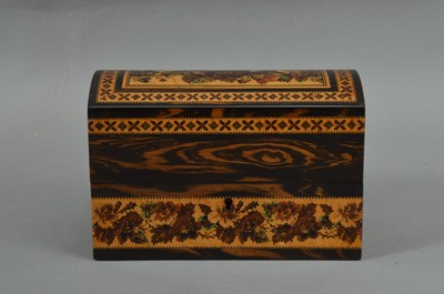 Lot 142 - A Tunbridge trinket box