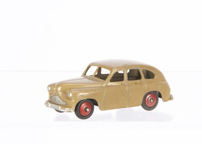Lot 12 - A Dinky Toys 40e Standard Vanguard Saloon