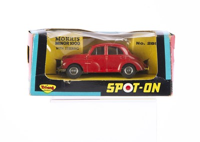Lot 331 - A Tri-ang Spot-On No.289 Morris Minor 1000
