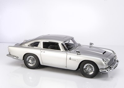Lot 400 - GE Fabbri 1:8 Build James Bond's Goldfinger Aston Martin DB5