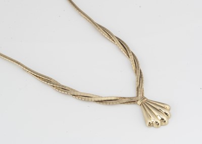 Lot 7 - A 9ct gold oval shaped plaited necklace