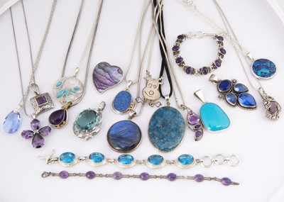 Lot 44 - A collection of modern silver and white metal jewellery