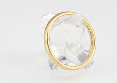 Lot 53 - An 18ct gold wedding band ring