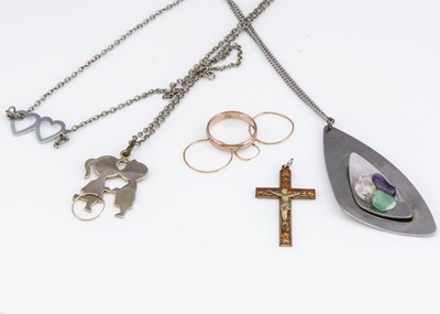 Lot 93 - A quantity of costume jewellery