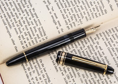Lot 458 - A Mont Blanc Meisterstuck No 146 Fountain pen