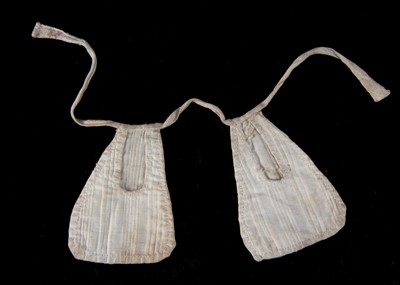 Lot 4 - A 18th century doll’s pocket