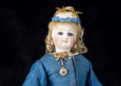 Lot 14 - A fine mid 19th century fashionable doll