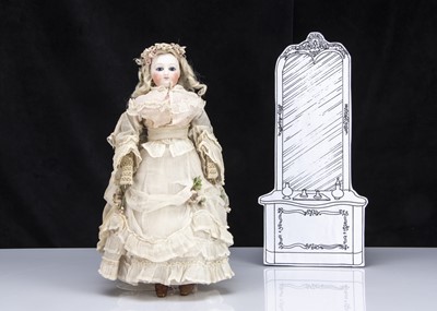 Lot 39 - A French swivel headed fashionable doll