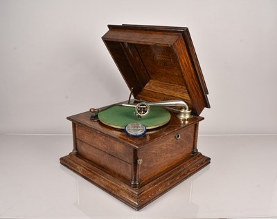 Lot 3 - Table Grand Grafonola