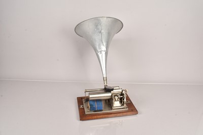 Lot 24 - Pathé phonograph