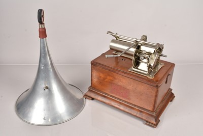 Lot 25 - Pathé phonograph
