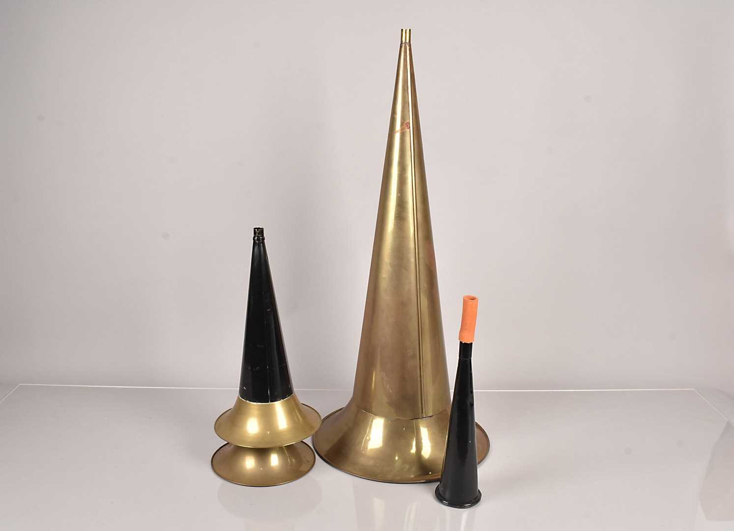 Lot 73 - Phonograph horns