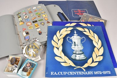 Lot 150 - An assortment of pin badges