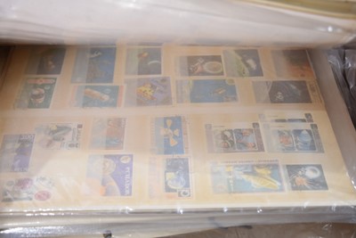 Lot 181 - A collection of Victorian and Later loose stamps